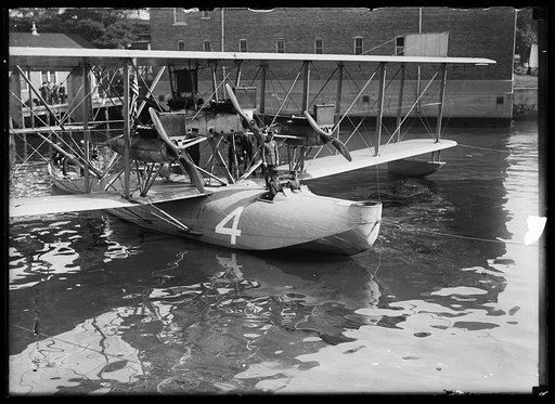 Amphibious aircraft