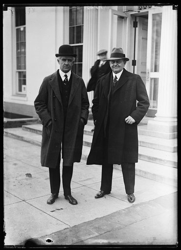 Men at White House; Oscar Underwood, right. Washington, D.C.