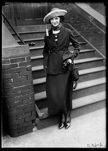 Elaine Miss C. Barry, Irish Pic[...