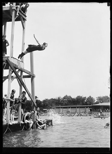 Tidal basin bathing, Washington, D.C.