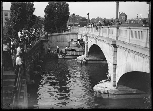 Tidal basin bathing, Washington, D.C.