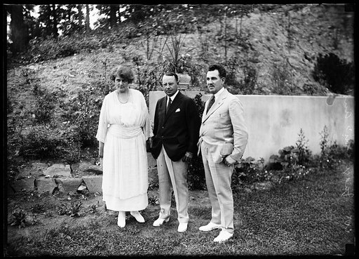 Gov. James M. Cox, center, and Judge Ansberry, right, at Ansberry home