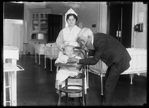 Hospital: Nurse and Doctor with baby