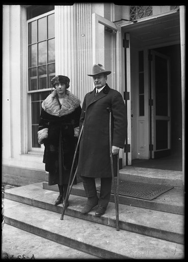 Senator and Miss Dorothy Mondell calling at White House