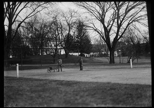 White House in background, Washington, D.C.
