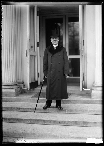 Man at White House, Washington, D.C.