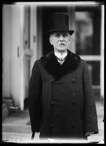 Man at White House, Washington, D.C.