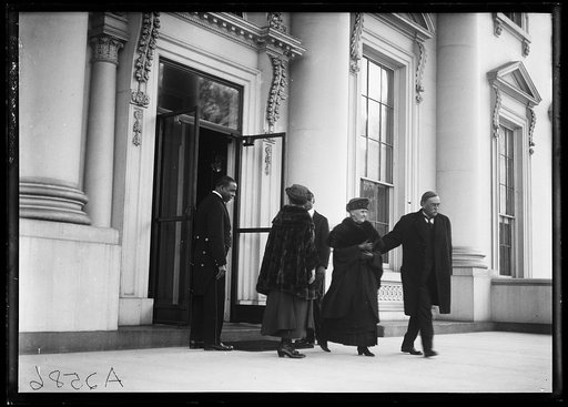 Group leaving White House, Washington, D.C.