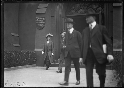 Warren and Florence Harding leaving Calvary Baptist Church, Washington, D.C.