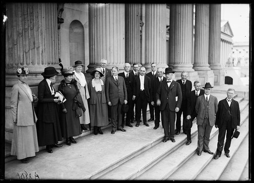 Group on steps of U.S. Capitol, Washington, D.C.