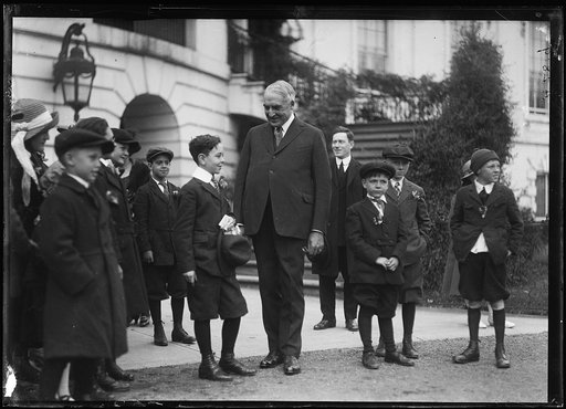 Warren Harding outside White House with group of children, Washington, D.C.