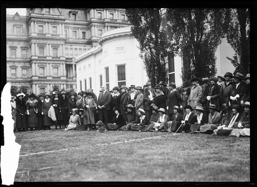 Warren Harding outside White House with group, Washington, D.C.