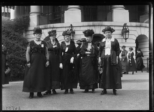 Group of women at White House, Washington, D.C.