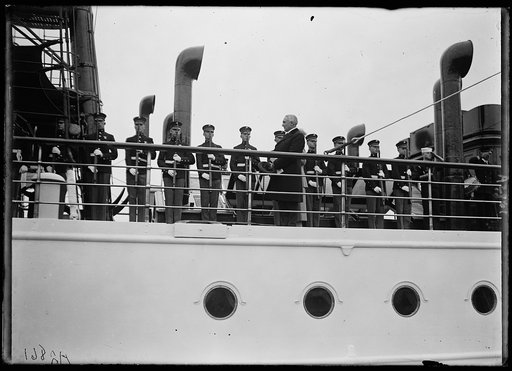 Warren Harding and military on boat
