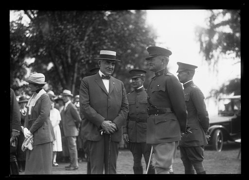 Pres. Harding & Gen. Pershing