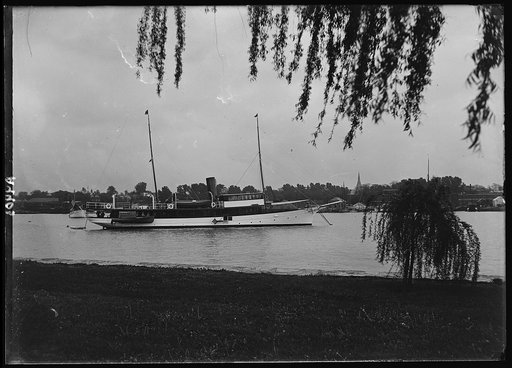 Sen. DuPont yacht
