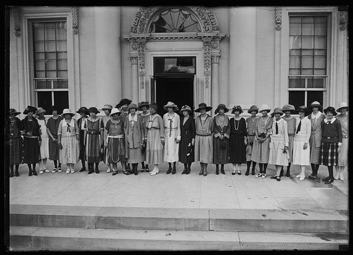 Mrs. Harding with group of girls from Geo. Washington Univ. [White House, Washington, D.C.