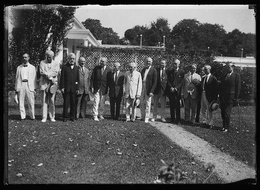 Mileage script group on White House lawn