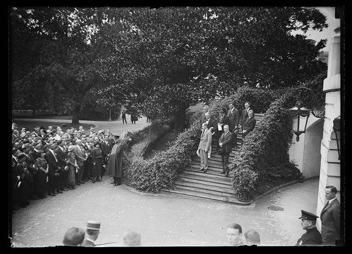 Group, Calvin Coolidge on steps. White House, Washington, D.C.