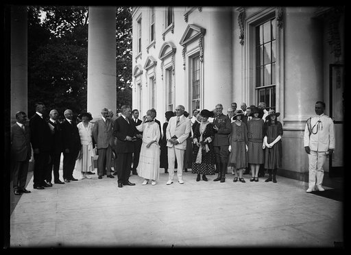 Roosevelt Memorial Assoc. group with Pres. and Mrs. Harding [White House, Washington, D.C.