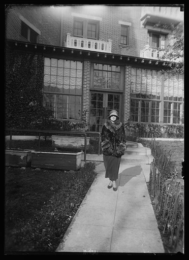 Miss Evelyn Gordon, deb.