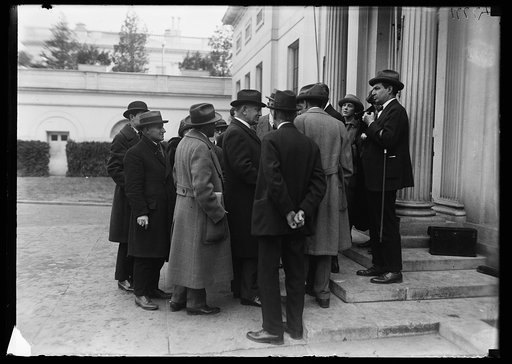 Edwin Denby? and group at White House. Washington, D.C.