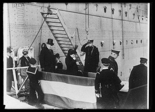 Woodrow Wilson disembarking ship
