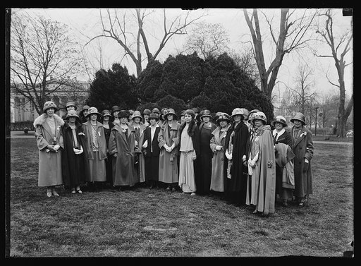 Grace Coolidge and group of women outdoors, Washington, D.C.
