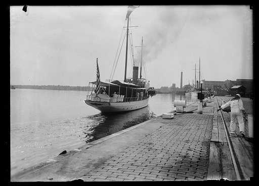 Gen.-Elect Vasquez going down Potomac on yacht "Sylph"