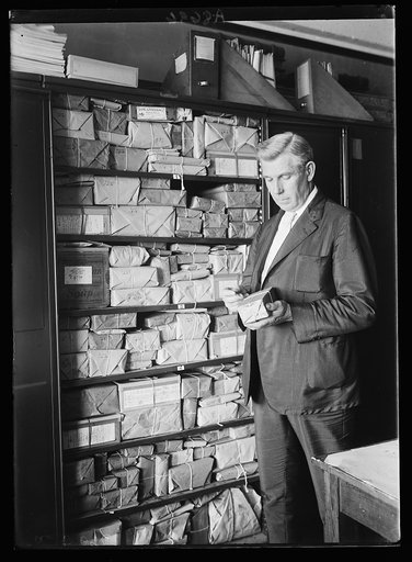 John W. Robbins of the Comptrollers General's Office