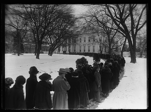 Line of people outside White House, Washington, D.C.