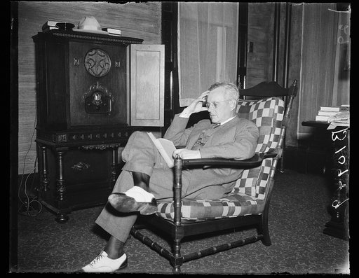 Gov. Al Landon at library