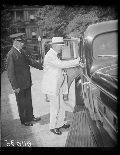 Virginia Senator all smiles after conference with president. Washington, D.C., Aug. 25. Senator Carter Glass of Virginia, outspoken democratic critic of New Deal policies, was in a happy mood leaving the White House today after an hour-long conference with President Roosevelt. The White House explai
