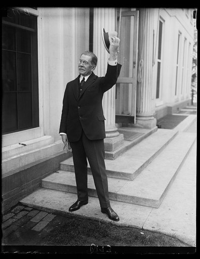 French Ambassador bids President Coolidge goodbye. Ambassador Henri Rerenger called at the White House today, May, 17th, to pay his respects to President Coolidge before sailing for his home in France where he will spend a short vacation. He sails on May 22nd