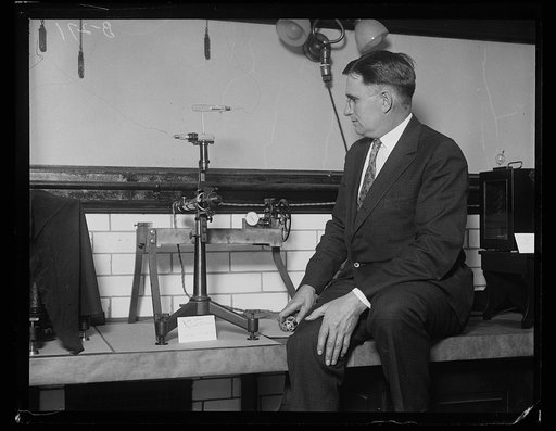 Accuracy! Accurate to 1 part in 10,000,000, the apparatus shown in this photograph represents a simple and readily usable arrangement of the interferometer for standardizing indicators, extensometers, etc., [...] terms of light waves. The equipment was designed by Dr. Wilmer [...] Douder [i.e. Dr. W