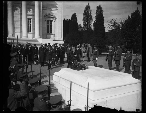 Tomb of Unknown Soldier, Arlington National Cemetery, Arlington, Virginia