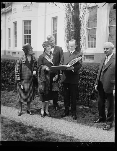 President is invited to establish summer White House at Mackinac Island, Michigan. The state of Michigan wants President Coolidge to come [...] Mackinac Island for his summer vacation this year. Armed with a book of photographs showing the beauties of the island, Mrs W.W. Whittinghill, who was born 
