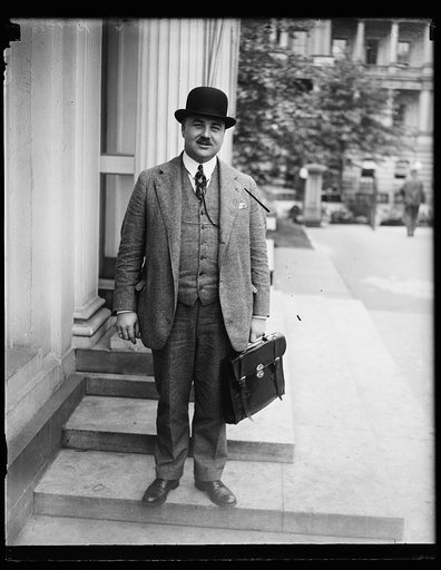 ...]lvin J. Mass of Minnesota, called on President [...]ite House today to lay before the Chief Executive [...]irness and mismanagement against C.J. Hibbard, [...]r of Fort Snelling Veteran's Hospital