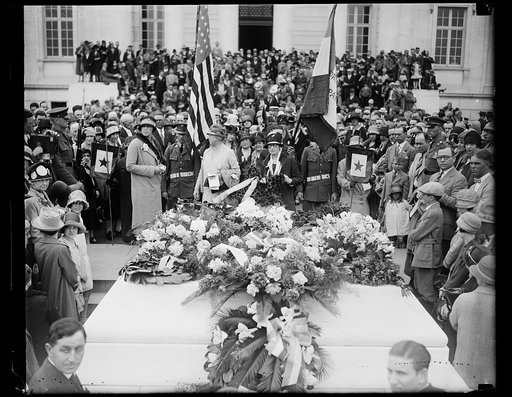 Gold Star mothers at Tomb of Unknown Soldier. Among the thousands of tribute paid at the Tomb of the Unknown Solder in Arlington National Cemetery, Memorial Day, none was more touching than the placing of a wreath by the Country's Gold Star Mothers
