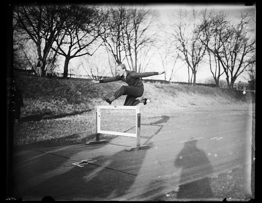 Noted German athlete works out at Georgetown University. Dr. Otto Peltzer, noted German track star and conqueror of Paavo Nurmi and Edvin Wide at 1,500 meters, working out for the benefit of the Georgetown University trackmen at the school today where he is a guest during his stay in the National Ca
