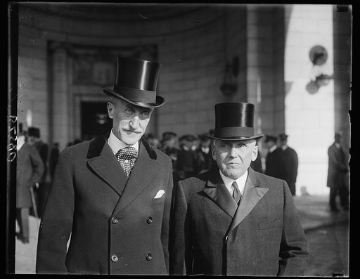Governor General of Canada is welcomed to Washington by Secretary of State Kellogg. Attended by all the pomp and ceremony a republic can bestow, Governor General Willingdon of Canada was welcomed on his arrival in Washington today by the Secretary of State Kellogg, (right). The Governor General was 