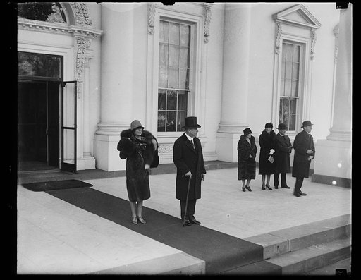 Alice Roosevelt Longworth and Nicholas Longworth in front of White House, Washington, D.C.
