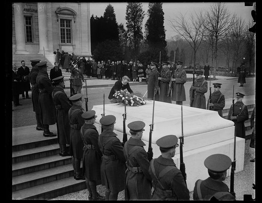 Placing flowers on Tomb of Unknown Soldier, Arlington National Cemetery, Arlington, Virginia