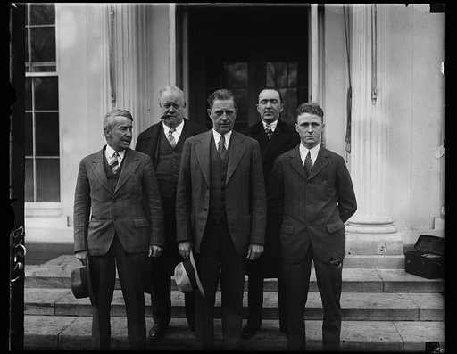 New officers of White House Correspondent's Association. Preparatory to holding their annual banquet at the Carlton Hotel on March 17, the White House Correspondents elected new officers yesterday. In the photograph, front row, left to right: Raloh Collins, New York Sun, vice president; J. Russel Yo