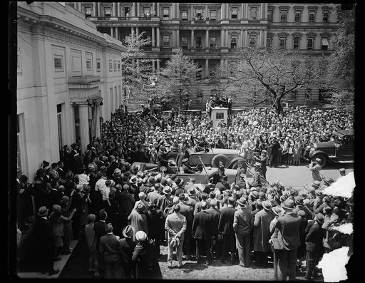 Automobles and crowd outside White House, Washington, D.C.