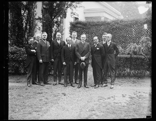 President Coolidge is invited to fly over Washington. Russ Halley, banker and aviator of Rapid City, North Dakota, where President Coolidge spent last summer's vacation, arrived in Washington today in his 15-passenger plane. He immediately went to the White House to invite the President for a flight