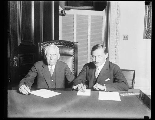 Frank Kellogg, left