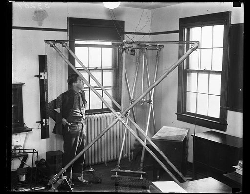 Radio with wire-loop antenna