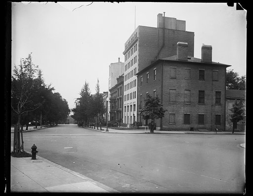 Street view of Decatur House at 1610 H Street, N.W., with Lafayette Square, at left. Washington, D.C.