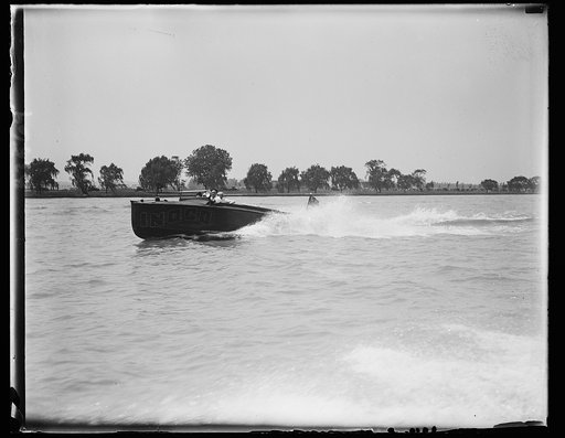 Speed boats